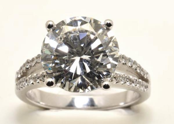210-80-2368: Diamond Ring ||| 18KW 1 GIA I/SI1 RB = 5.01ct; RB diam = 0.31ct |||