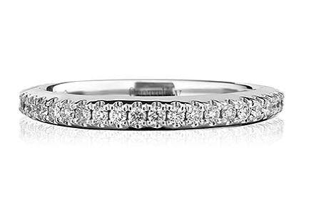 14K White Gold Pavé Diamond Wedding Band with 18 Round Diamonds – 0.26 cttw