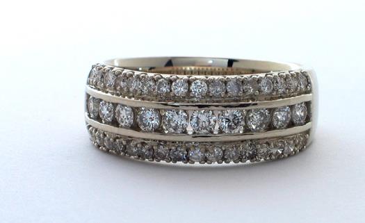 Ladies Diamond Band