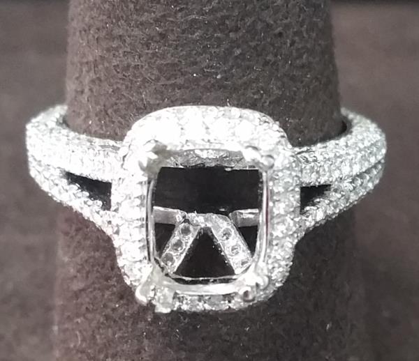 Ladies Halo Diamond Engagement Ring with Split Shank in 18K White Gold – 1.25 ct Total Diamond Weight