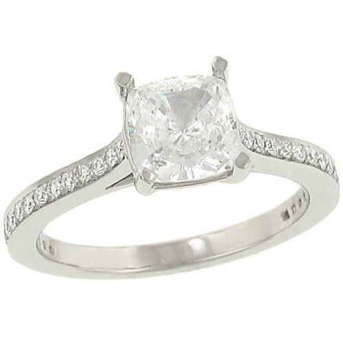 Pavé Diamond Engagement Ring in Platinum with 0.20 ct Total Diamond Weight
