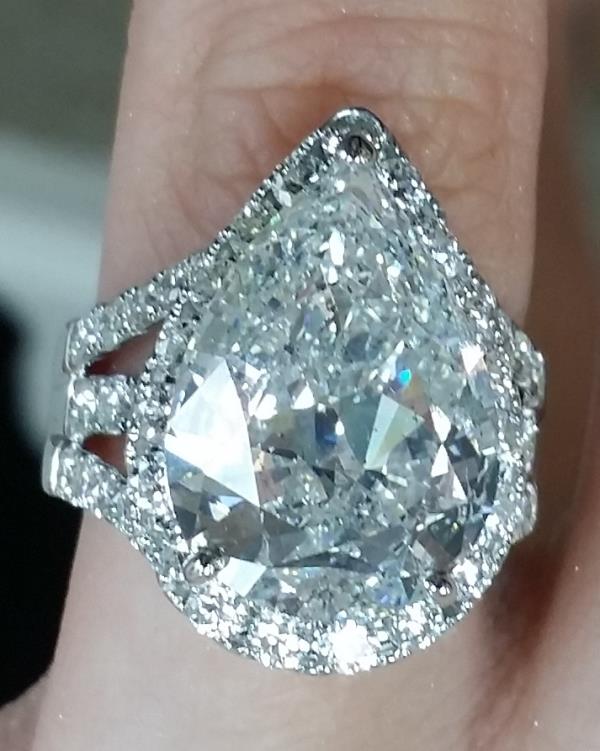 18 K White Gold Ladies Mounting  ||| 43 Diamonds 1.81cttw ||| (Not including center stone)