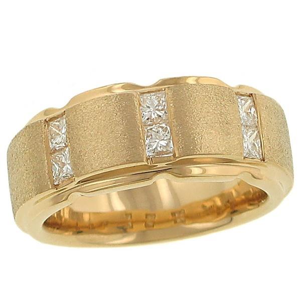 Men’s Scalloped Satin Band with Channel-Set Princess-Cut Diamonds and Polished Edge in 14K Yellow Gold – 0.63 cttw Style 