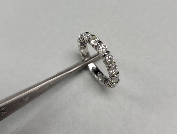 Ladies 16-Stone Bar-Set Diamond Eternity Wedding Band in 14K White Gold with 1.80 cttw – Size 5