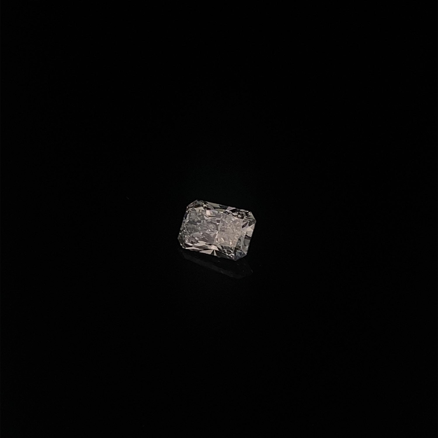 3.09 CT Radiant Cut Lab Grown Loose Diamond – F Color, VS1 Clarity, IGI Certified (642453221)